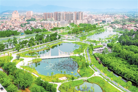 省級(jí)典型鎮(zhèn)崖門鎮(zhèn)以產(chǎn)城融合為切入點(diǎn)，對照省級(jí)要求，以繡花功夫重點(diǎn)建設(shè)省級(jí)典型鎮(zhèn)，高質(zhì)量完成美麗圩鎮(zhèn)“七個(gè)一”建設(shè)。