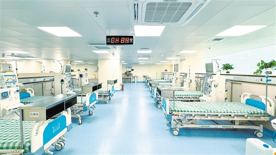 位于綜合樓一樓的全新血液凈化中心即將投入使用。