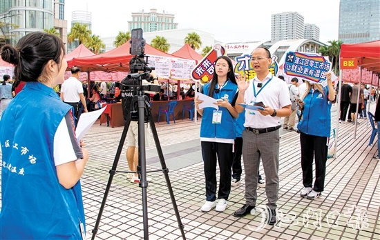 本次招聘會(huì)同步設(shè)立了直播云聘會(huì)專(zhuān)區(qū)，通過(guò)線(xiàn)上直播介紹參會(huì)企業(yè)及招聘需求。