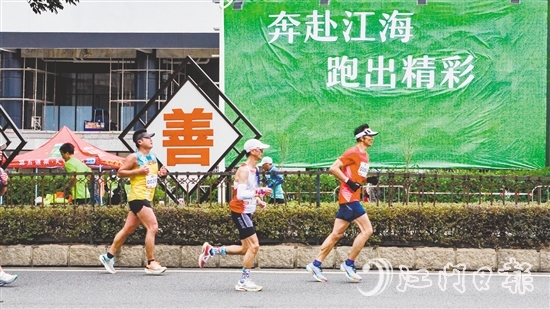 郭衛(wèi)強(qiáng)拿出帶兵打仗的作風(fēng)，確保每件事都有著落、有回音。