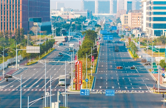 江海區(qū)交通路網(wǎng)逐漸完善，為經(jīng)濟(jì)發(fā)展注入澎湃動(dòng)力。