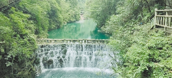 恩施大峽谷以其震撼人心的自然景觀和豐富的喀斯特地貌著稱于世。