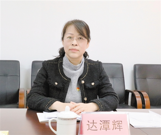 江門(mén)職業(yè)技術(shù)學(xué)院副教授達(dá)潭輝