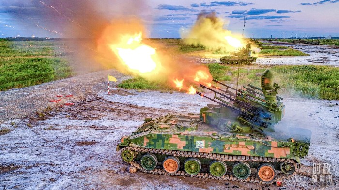 △2024年9月，陸軍第71集團(tuán)軍某合成旅高炮分隊(duì)正在演練。（圖/視覺中國）