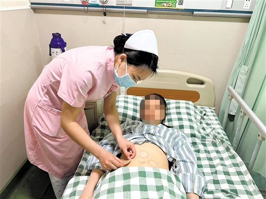 中醫(yī)特色療法治療脾虛患者。