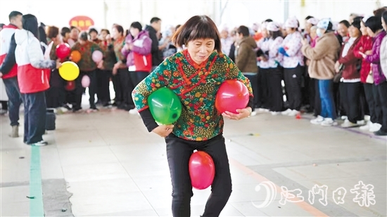 漁工姐妹熱情高漲，全身心投入到比賽中。