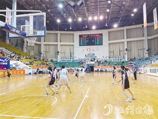2025年恩平市“工會(huì)杯”女子籃球賽開(kāi)打，共有6支隊(duì)伍參賽。