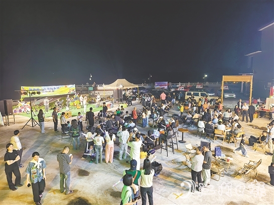 村咖音樂會(huì)現(xiàn)場既悅耳又好玩。