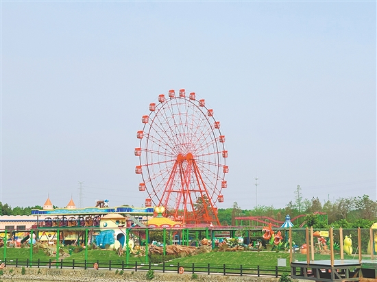 “五一”假期，江門長廊生態(tài)園是市民的好去處。