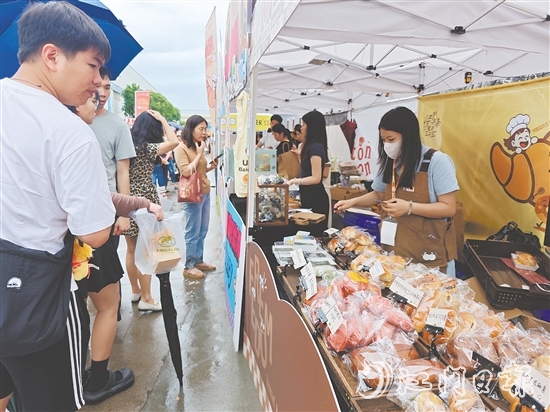 琳瑯滿目的面包讓人食指大動。