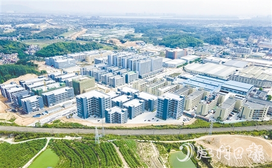 日前，古勞萬洋眾創(chuàng)城三期項目舉行“拿地即動工”啟動儀式。圖為古勞萬洋眾創(chuàng)城二期建成項目。