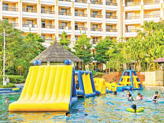 “六一”國(guó)際兒童節(jié)，不少家長(zhǎng)選擇帶孩子玩水。