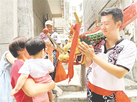 泗丫村將“扒旱龍”的習(xí)俗保留下來。