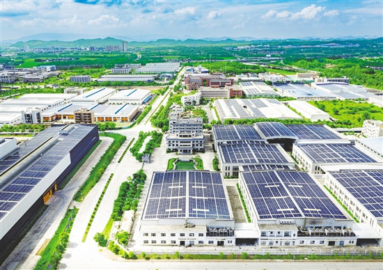 水步鎮(zhèn)堅持走工業(yè)強(qiáng)鎮(zhèn)之路，聚力打造鏈?zhǔn)郊?，推動?zhèn)域經(jīng)濟(jì)高質(zhì)量發(fā)展。