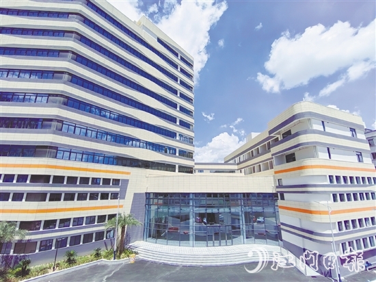 鶴山工業(yè)城養(yǎng)老服務(wù)中心為周邊長(zhǎng)者提供更專業(yè)、多元的養(yǎng)老服務(wù)。