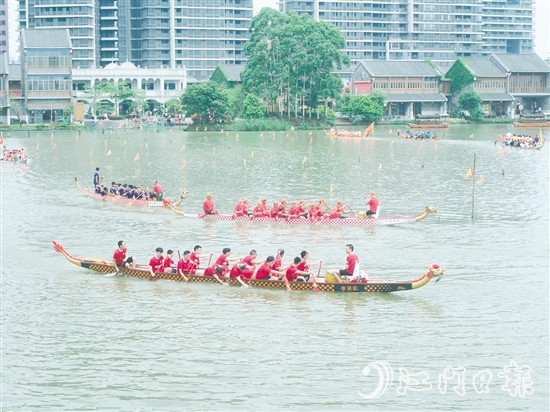 5月31日，21支龍舟隊(duì)伍齊聚古勞水鄉(xiāng)，展現(xiàn)龍舟運(yùn)動(dòng)的魅力。張澤彬