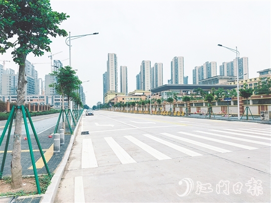 人大代表提出關(guān)于解決源清路道路問題的建議得到相關(guān)部門重視，在人大力量的推動(dòng)下，源清路終于通車。