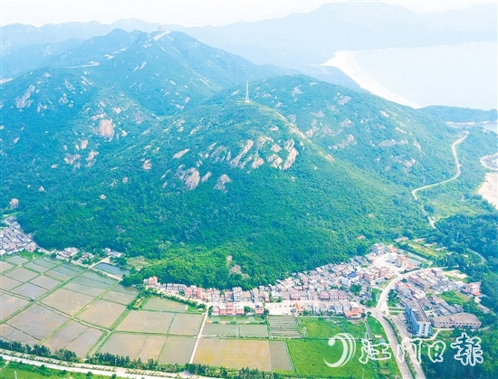 川島鎮(zhèn)飛東村依山傍海，擁有豐富美麗的旅游資源。