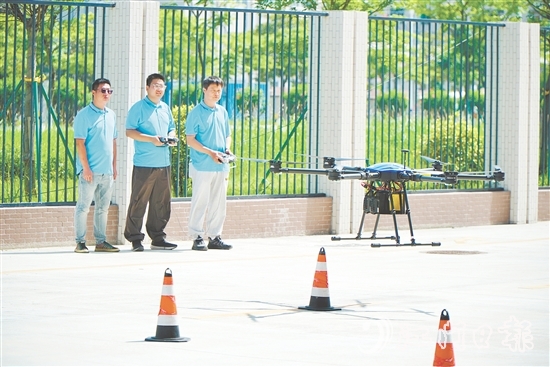 恩平市無(wú)人機(jī)培訓(xùn)課現(xiàn)場(chǎng)。