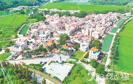 赤溪鎮(zhèn)護(hù)嶺村以“百千萬工程”為抓手，多點發(fā)力推進(jìn)鄉(xiāng)村組織振興、產(chǎn)業(yè)興旺、文旅璀璨、生態(tài)宜居、和諧善治，繪就鄉(xiāng)村振興立體畫卷。