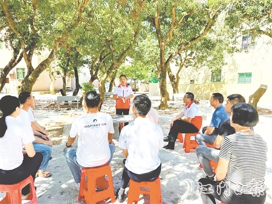 北陡鎮(zhèn)將理論宣講搬到田間地頭。