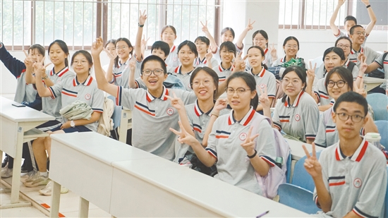 景賢學(xué)校學(xué)生：“我們考完啦！”