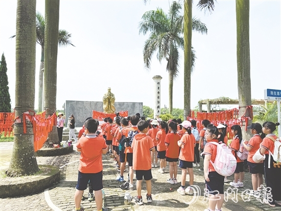 恩平歇馬學院以研學教育為核心紐帶，構建“文化傳承為魂、教育實踐為基、產業(yè)融合為體、新媒體傳播為翼”的全鏈條發(fā)展模式，打造鄉(xiāng)村文化研學高地。