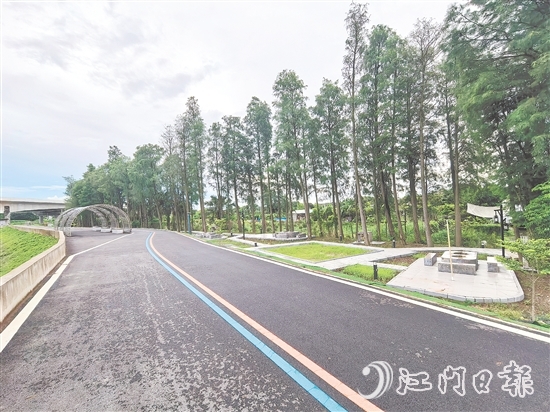 下沙河綜合治理工程成效初顯，河岸環(huán)境升級(jí)，成為村民休閑娛樂的好地方。