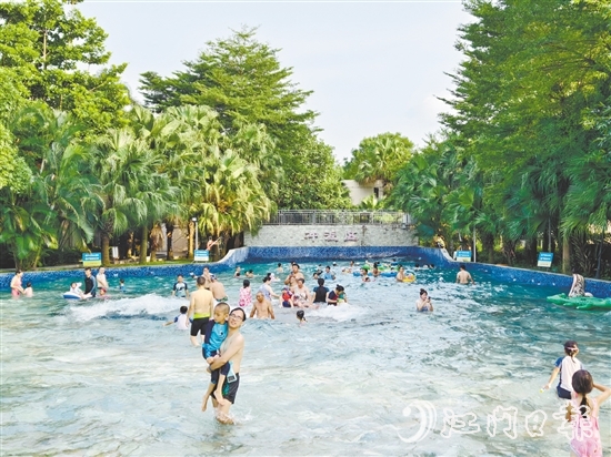 恩平的溫泉景區(qū)還有水上項目。