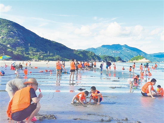 暑期，不妨到臺(tái)山川島踏浪。