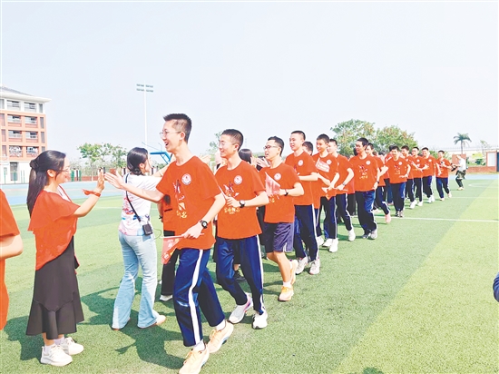 景賢學校師生面對中考，滿懷信心。