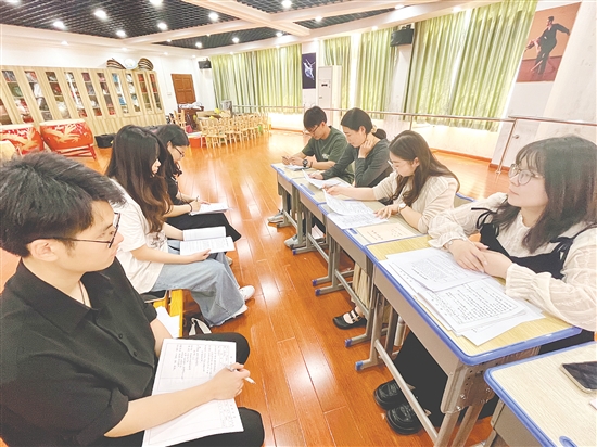 共和鎮(zhèn)中心小學(xué)音樂教師開展日常磨課等活動，提升教學(xué)水平。