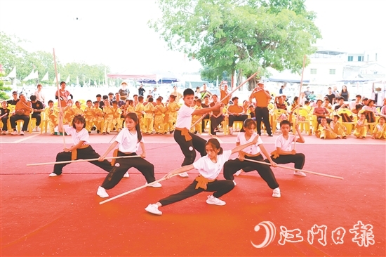 各支隊(duì)伍的一招一式盡顯蔡李佛拳魅力。