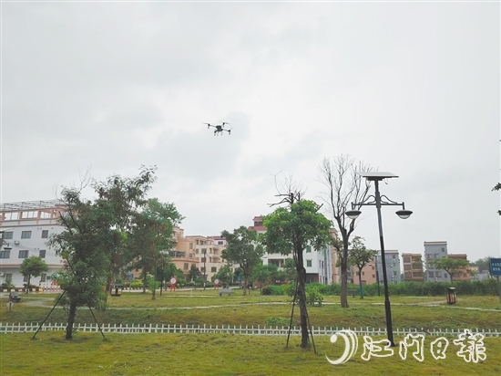 沙湖鎮(zhèn)利用無人機(jī)做好消殺。