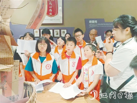 培訓(xùn)班課程將理論培訓(xùn)與實(shí)踐研學(xué)相結(jié)合，以提升學(xué)員的講解能力，深化對(duì)開(kāi)平歷史文化的認(rèn)識(shí)。