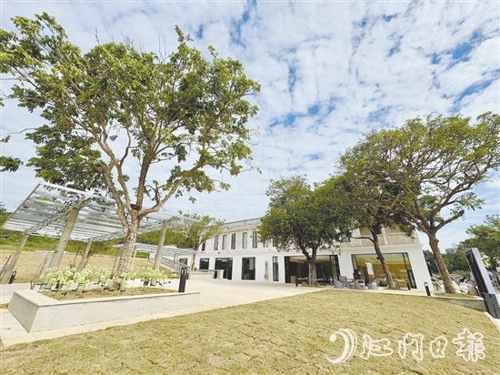 三合鎮(zhèn)內(nèi)新項(xiàng)目相繼落地生根、蓬勃發(fā)展。