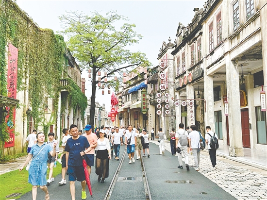 深中通道通車以來，我市旅游景區(qū)港澳游客增多。