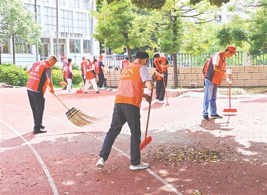 新會(huì)各校集中開(kāi)展愛(ài)國(guó)衛(wèi)生運(yùn)動(dòng)。