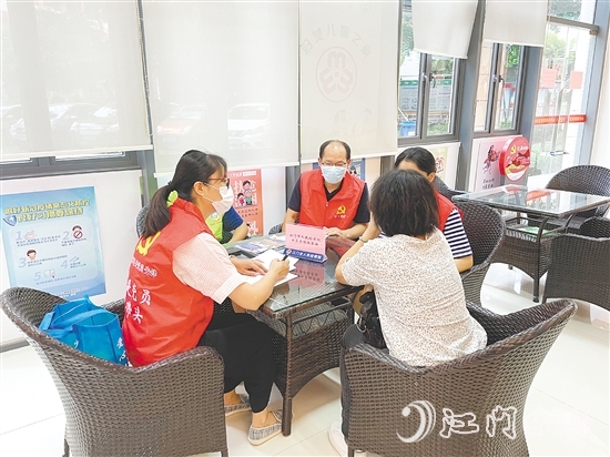 豐雅社區(qū)深化與法院、檢察院的協(xié)作，組建專業(yè)法治宣傳隊，助力化解群眾糾紛。