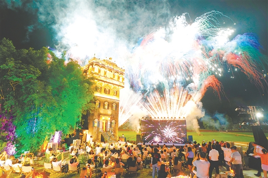 江門市“百千萬工程”文旅直播節(jié)啟動(dòng)儀式暨全民短視頻攝影大賽頒獎(jiǎng)儀式在開平赤坎舉行。郭永樂