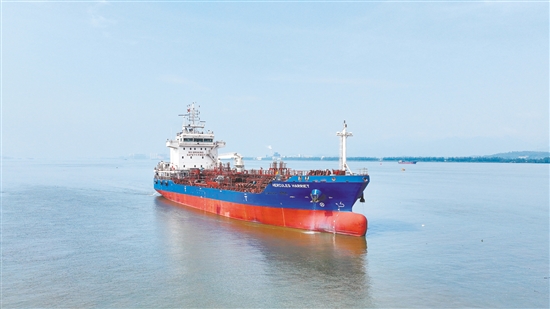 9月26日，7700載重噸油化船“HERCULES