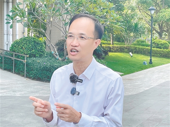 廣東省疾病預(yù)防控制中心首席科學(xué)家何劍峰解讀當(dāng)前疫情防控重點(diǎn)。