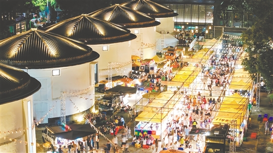 天下糧倉(cāng)先鋒書(shū)店等老建筑在“修舊如舊”中被賦予新功能，持續(xù)吸引著有想法的創(chuàng)作者集聚。開(kāi)平塘口鎮(zhèn)供圖