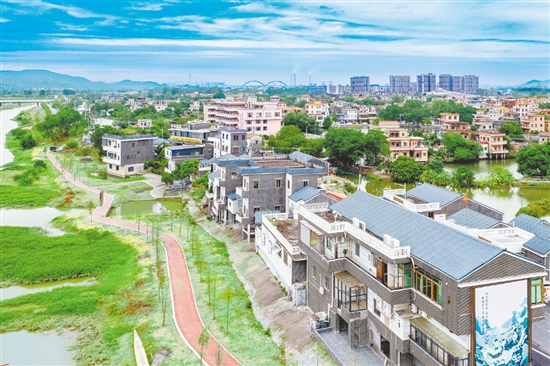 雙橋圩32間農(nóng)房實(shí)施外立面美化提升，盡顯水鄉(xiāng)韻味。