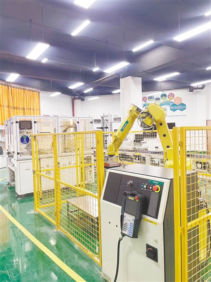 學(xué)校和企業(yè)合作建成“產(chǎn)教評(píng)”基地。