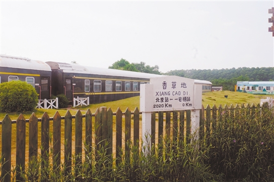 鶴山香草地景區(qū)已經(jīng)建成10多個(gè)主題園區(qū)。