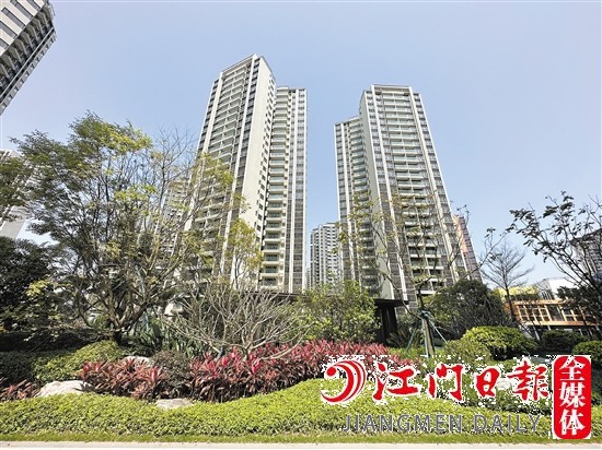 華庭公寓小區(qū)環(huán)境優(yōu)美。