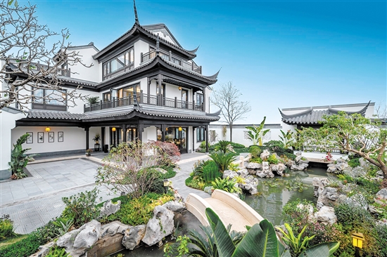 綠城濱江·潮聞東方合院實(shí)現(xiàn)了院落與自然巧妙融合。