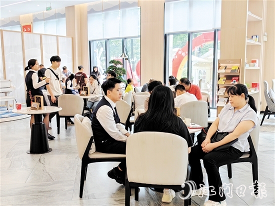 新政對(duì)房貸利率及首付比例的調(diào)整，減輕了購(gòu)房者的負(fù)擔(dān)。