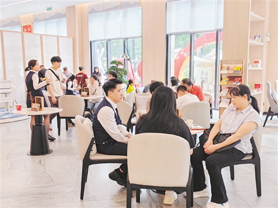 過去一年，利好政策吸引不少消費者購房。